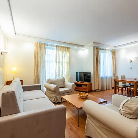 Glow Apartments, Meriwa Apartmán *
